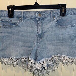 LIGHTLY USED Jessica Simpson Women's Blue Jean Lace Shorts Size 31